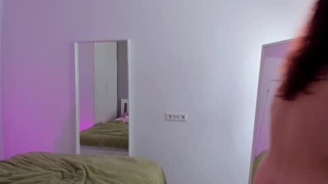 Gin online show from February 2025 12:50:01 PM