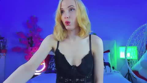 Snapshot of gina_lovelyy chatting on January 2026 12:48:01 AM Gina online show from January 2026 12:48:01 AM