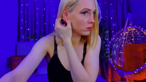 Snapshot of gina_lovelyy chatting on February 2026 12:47:02 AM Gina online show from February 2026 12:47:02 AM