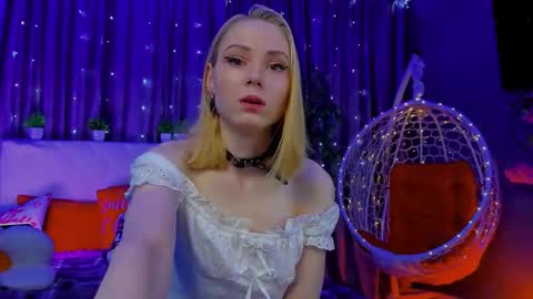 Snapshot of gina_lovelyy chatting on February 2026 01:24:01 AM Gina online show from February 2026 01:24:01 AM