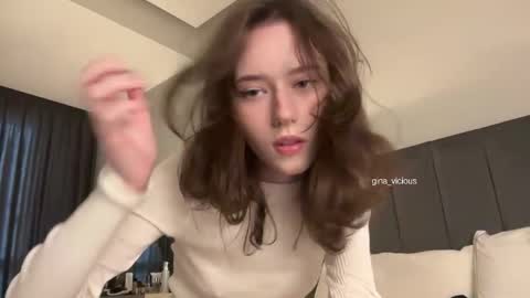 Gina online show from October 2025 01:32:02 PM