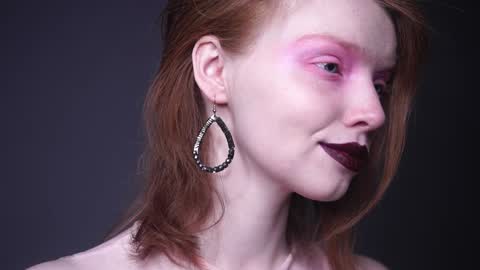        im expecting 350 thumbs up on my altar   online show from January 2025 10:01:01 PM