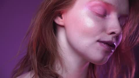        im expecting 350 thumbs up on my altar   online show from January 2025 04:11:02 AM