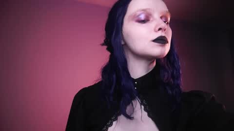        im expecting 350 thumbs up on my altar   online show from February 2025 10:14:02 PM