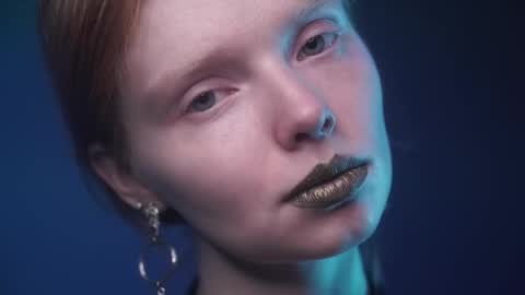        im expecting 350 thumbs up on my altar   online show from October 2025 10:19:01 PM