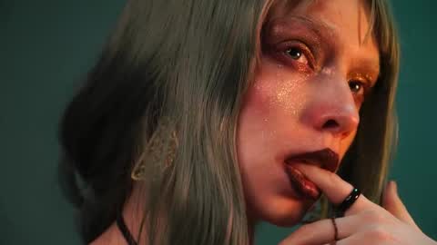        im expecting 350 thumbs up on my altar   online show from April 2026 02:51:02 AM