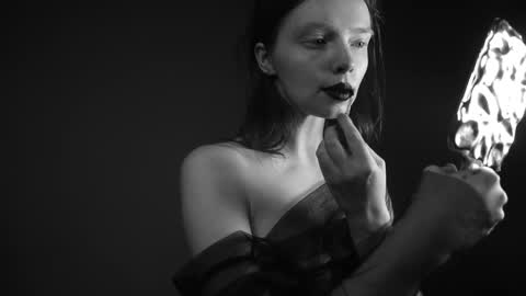        im expecting 350 thumbs up on my altar   online show from April 2026 10:18:01 PM