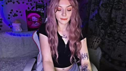 Ginny online show from September 2025 06:33:01 PM