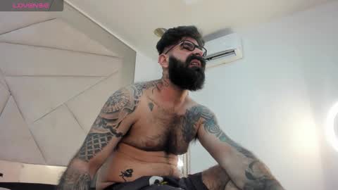 Snapshot of gio_lorenz chatting on November 2025 01:11:01 PM gio_lorenz online show from November 2025 01:11:01 PM