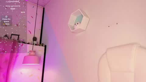 Snapshot of giovanna_oliveira chatting on February 2025 06:56:02 AM Giovanna online show from February 2025 06:56:02 AM