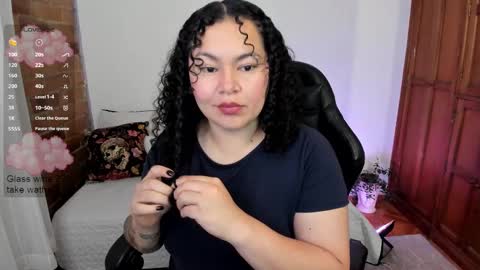 Snapshot of girl_inline chatting on February 2025 11:58:02 PM girl_inline online show from February 2025 11:58:02 PM