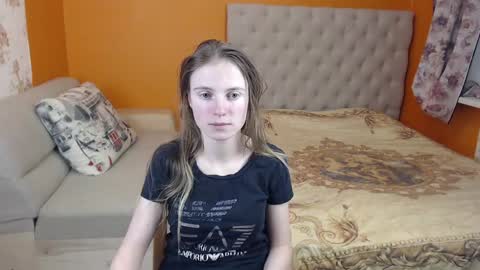 Snapshot of girl_summer97 chatting on January 2025 02:47:01 PM Katia online show from January 2025 02:47:01 PM