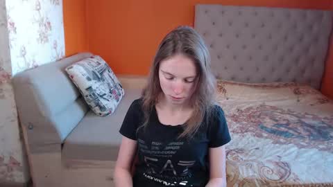 Snapshot of girl_summer97 chatting on March 2025 12:23:02 PM Katia online show from March 2025 12:23:02 PM