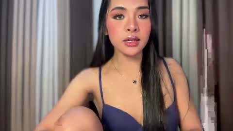 queen ronna online show from June 2026 12:17:01 PM