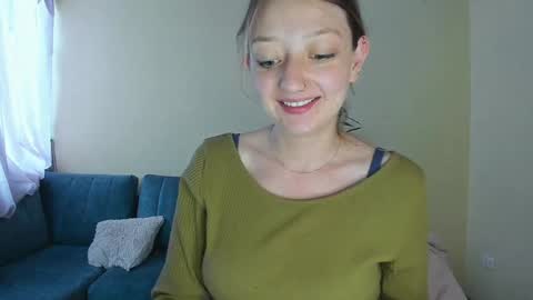 Snapshot of girlsativa chatting on January 2025 12:35:02 PM Maze    Thumbs up online show from January 2025 12:35:02 PM