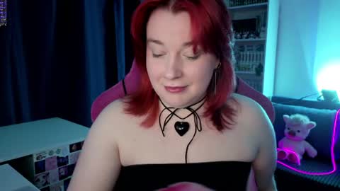 Snapshot of gitera_ chatting on June 2026 09:29:01 PM AlexaMillis online show from June 2026 09:29:01 PM