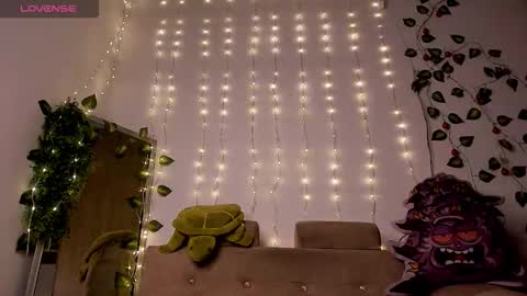 Snapshot of giuliacash chatting on December 2025 12:22:01 PM GiuliaCash online show from December 2025 12:22:01 PM