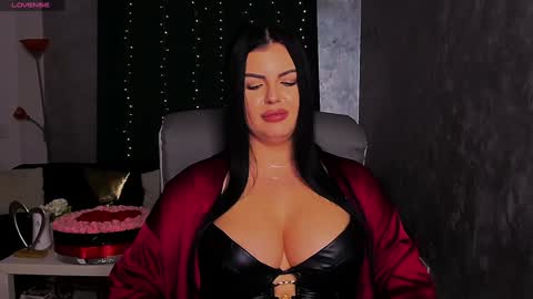 Snapshot of giulyalust chatting on December 2024 03:20:01 AM Giulia online show from December 2024 03:20:01 AM