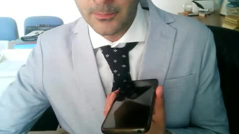 giuseppevai1 online show from April 2026 09:27:01 AM