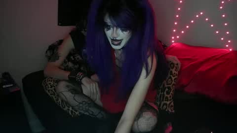 Gloomy online show from October 2025 03:21:02 AM