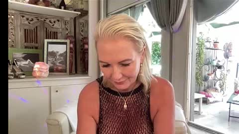 Gl1tter Barbie online show from February 2026 11:42:02 AM