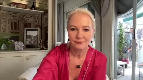 Gl1tter Barbie online show from April 2026 10:14:02 AM