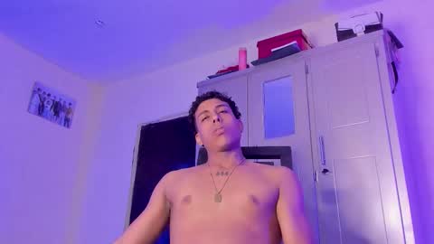 Snapshot of glader_guy chatting on December 2025 10:05:01 PM only for you bby online show from December 2025 10:05:01 PM