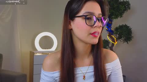 Snapshot of gladysacreman chatting on January 2025 03:06:02 AM Michelle online show from January 2025 03:06:02 AM