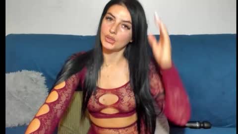 Casandra online show from November 2025 08:08:01 PM