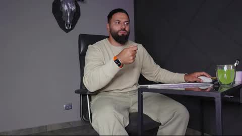 Matthew .. for short call me Matt online show from September 2025 12:22:02 AM