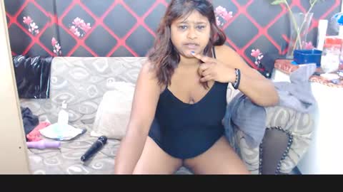 glitter candy online show from January 2025 08:36:02 PM