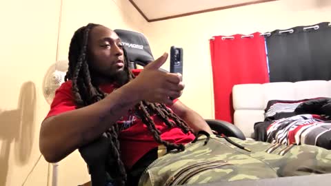 glomightyj online show from December 2025 11:01:02 PM