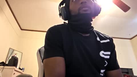glomightyj online show from April 2026 06:35:02 PM