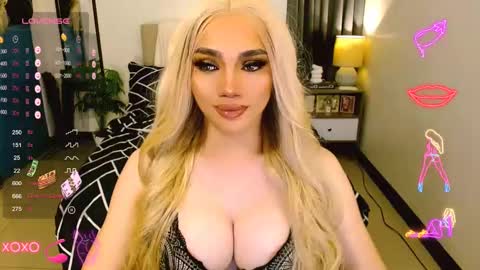 Snapshot of glorious_kim chatting on March 2025 08:40:02 AM Kim - DONT FORGET TO FOLLOW AND GIME THUMBS UP online show from March 2025 08:40:02 AM