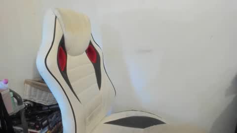 gloss___ online show from September 2025 07:43:02 AM