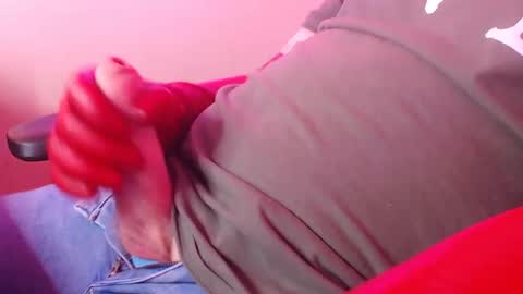 Snapshot of glovemad chatting on February 2025 10:58:01 PM Glove Mad online show from February 2025 10:58:01 PM