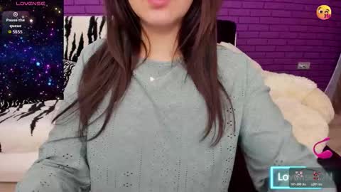 Mia online show from December 2025 10:51:01 PM