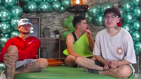 THOMAS AND DAMIAND online show from February 2025 08:13:02 PM