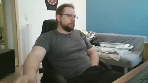 gnik_labinnah online show from April 2026 07:35:01 AM