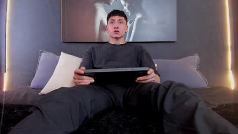 steven online show from December 2024 06:18:02 PM