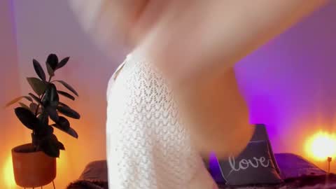 Snapshot of goddes_helena chatting on December 2024 11:19:02 PM Elena online show from December 2024 11:19:02 PM