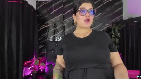 Snapshot of goddess_arethaozz chatting on June 2026 05:04:01 PM Aretha online show from June 2026 05:04:01 PM