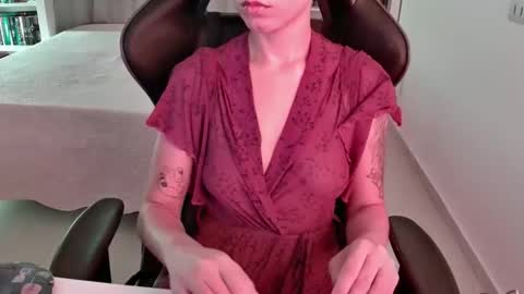 Snapshot of goddess_artemis_ chatting on January 2026 10:13:02 PM Fauna online show from January 2026 10:13:02 PM