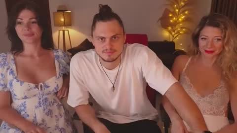   330 UTC2 girls   online show from February 2025 01:38:01 AM