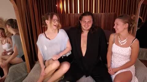   330 UTC2 girls   online show from February 2026 04:28:02 AM