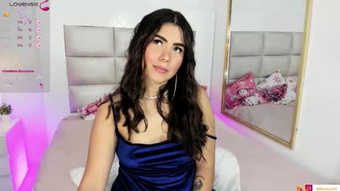 Snapshot of goddess_mia2 chatting on December 2025 03:11:01 AM Mia online show from December 2025 03:11:01 AM