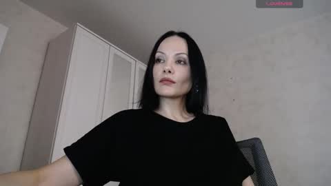Snapshot of goddess_perfect_legs chatting on November 2025 01:22:02 PM Oksana online show from November 2025 01:22:02 PM