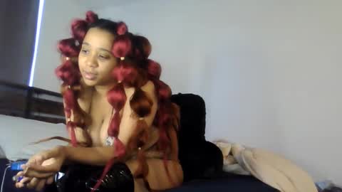 Snapshot of goddessdiiamond chatting on September 2025 03:45:01 PM goddessdiiamond online show from September 2025 03:45:01 PM