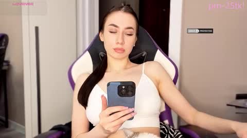Goddess EmmaBratt princess online show from February 2026 01:29:01 PM