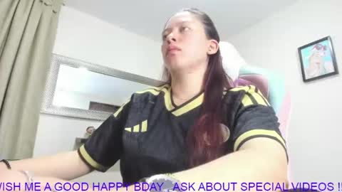 Snapshot of goddessjessica_roger chatting on July 2026 04:50:01 AM Goddess Jessica and slave Roger online show from July 2026 04:50:01 AM